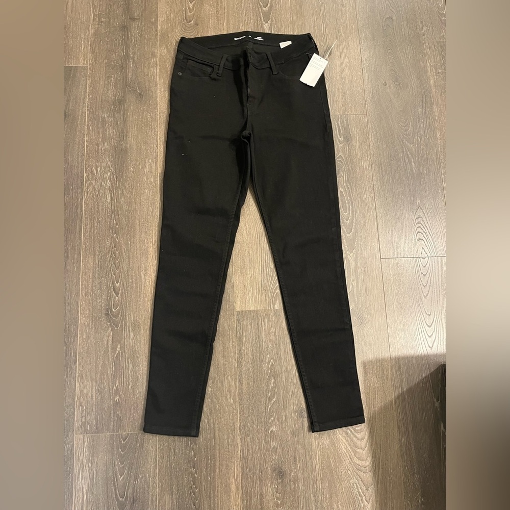 NWT Old Navy Black Rockstar Super Skinny Jeans